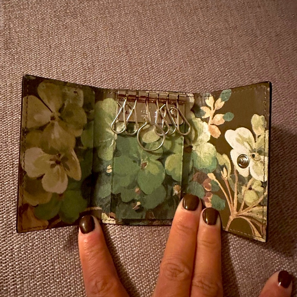 Gucci Blooms Green & Black leather key case floral pattern 6 ring Authentic - Picture 1 of 16